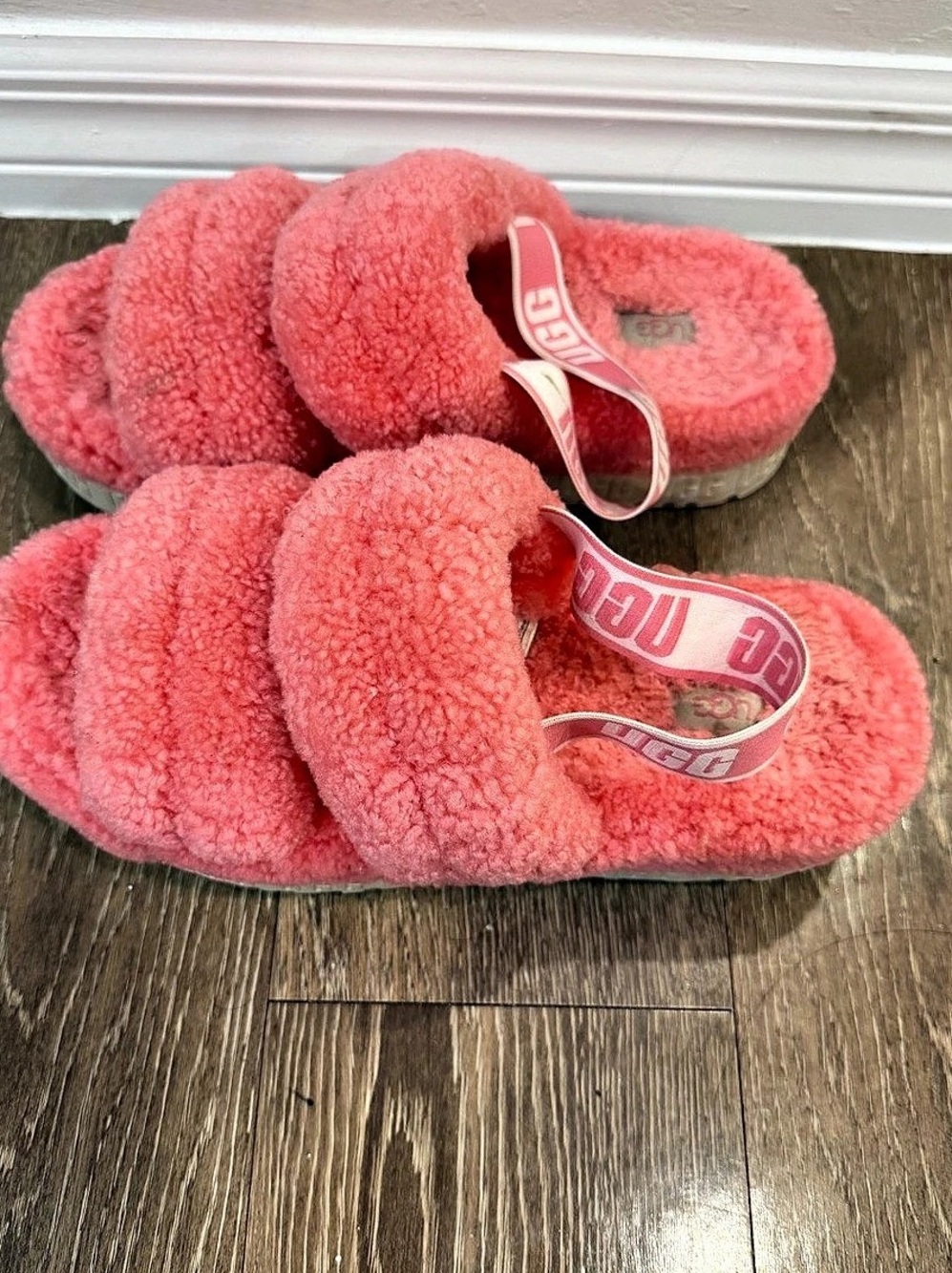 UGG Fluff Yeah Women’s US 11 Pink Shearling Fur Slide Slipper Logo Strap